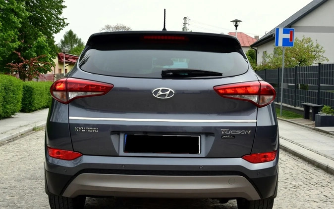 Hyundai Tucson cena 77900 przebieg: 83000, rok produkcji 2017 z Kielce małe 106